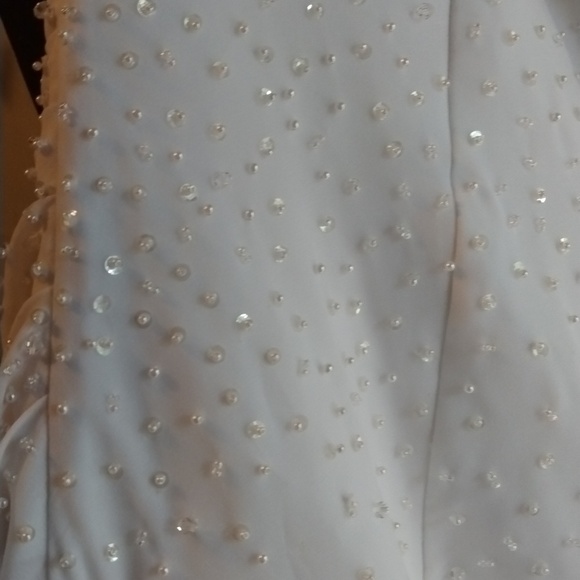 Davids Bridal wedding dress size 14 white with sequins and train - Picture 10 of 12